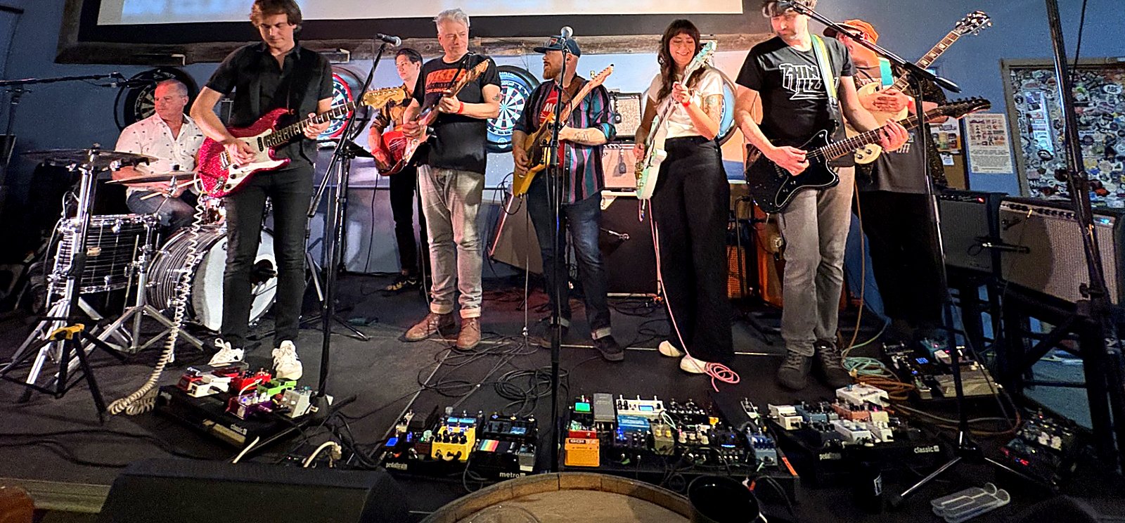 Every guitarist on stage for the Summer Showdown finale